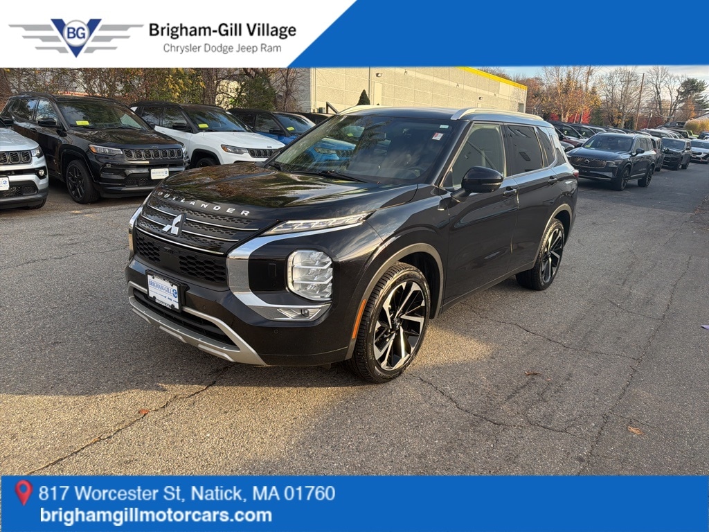 2023 Mitsubishi Outlander SEL's photo