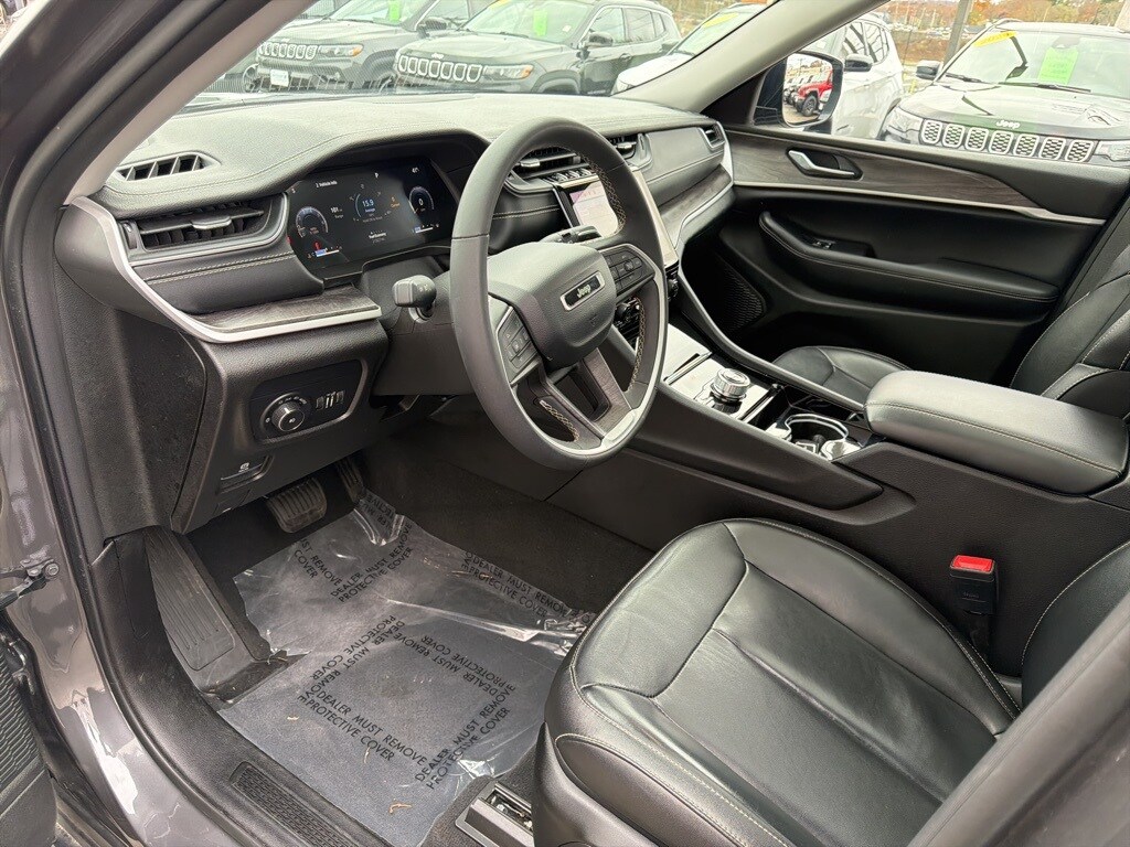 2023 Jeep Grand Cherokee Limited photo 3