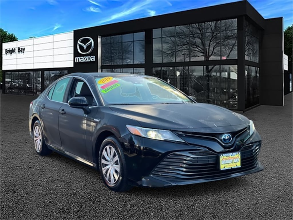 Used 2019 Toyota Camry Hybrid LE Sedan