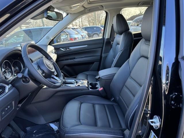 2025 Mazda CX-5 2.5 S Preferred photo 3