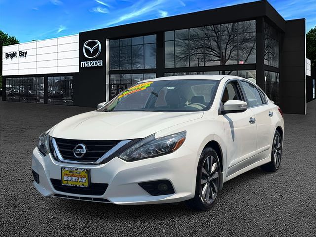 Used 2017 Nissan Altima SL with VIN 1N4AL3AP9HC233884 for sale in Bay Shore, NY