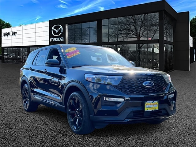 2022 Ford Explorer ST's photo