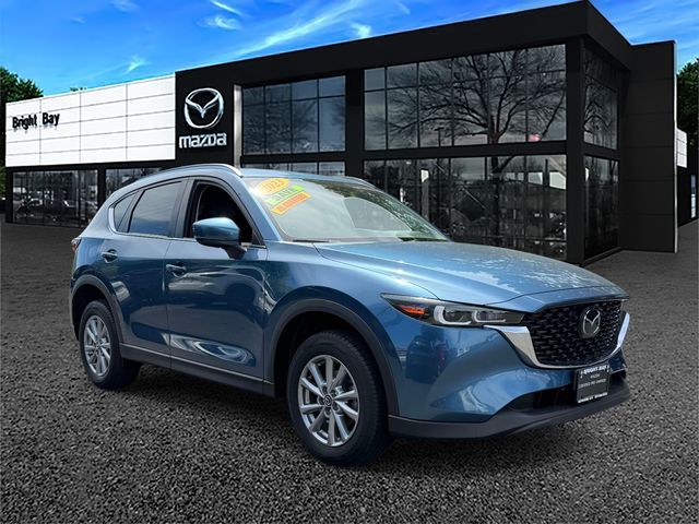 2023 Mazda CX-5 S Preferred package Auto AWD's photo