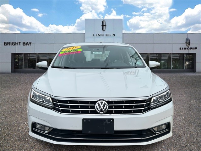 2016 Volkswagen Passat SE photo 3