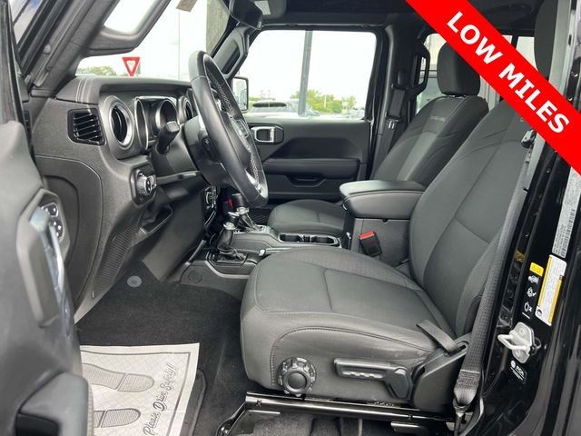 2021 Jeep Gladiator Overland - Photo 12