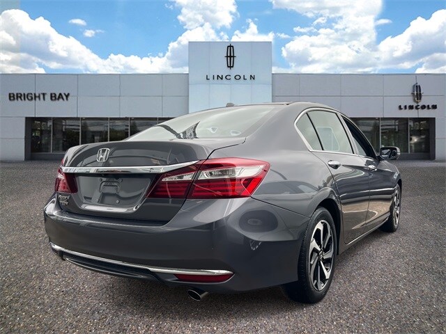 2017 Honda Accord EX-L photo 3