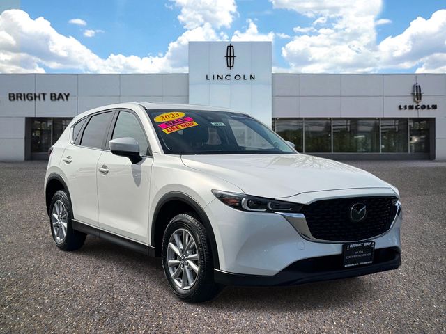 2023 Mazda CX-5 S Preferred package Auto AWD's photo