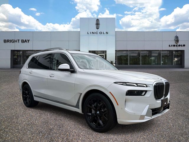 2024 BMW X7 xDrive40i's photo