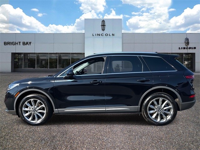 2021 Lincoln Corsair Standard photo 3