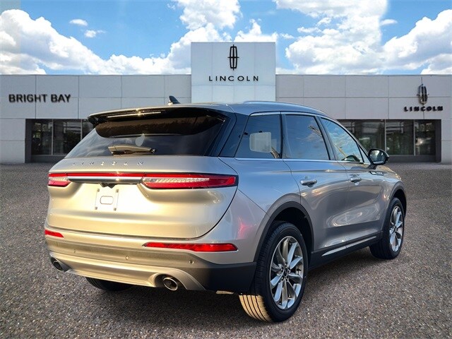 2022 Lincoln Corsair Standard photo 3