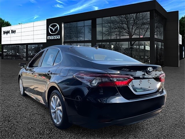 2022 Toyota Camry LE photo 3