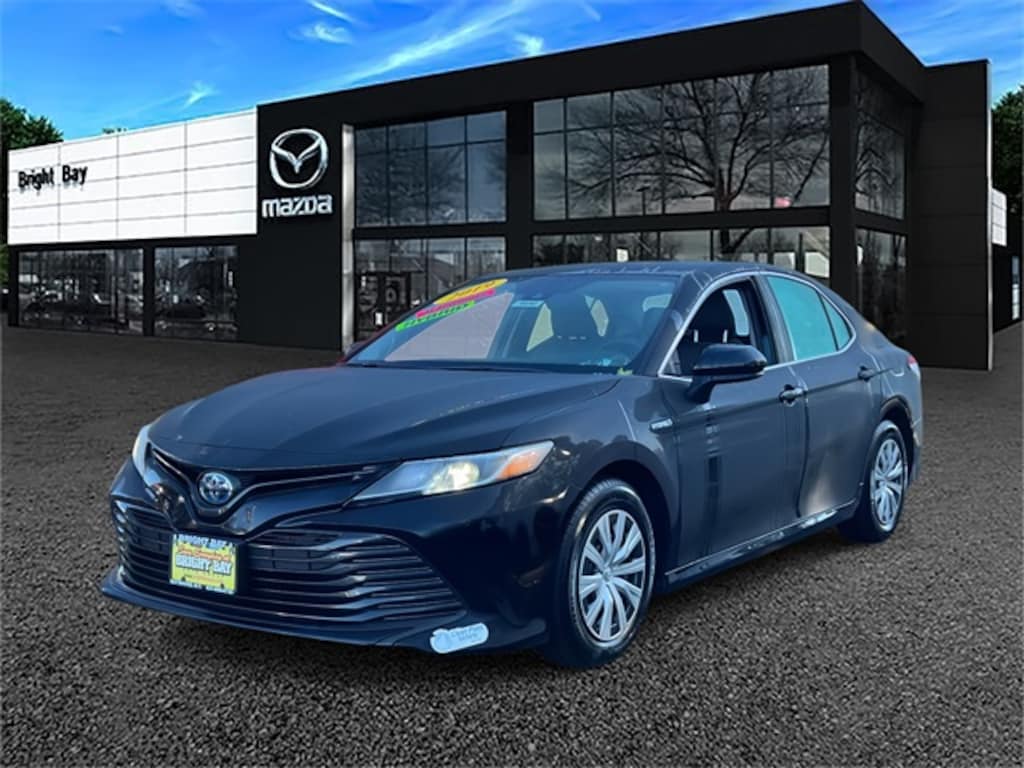 Used 2019 Toyota Camry Hybrid LE Sedan