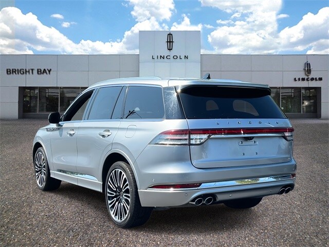 2022 Lincoln Aviator Black Label photo 4