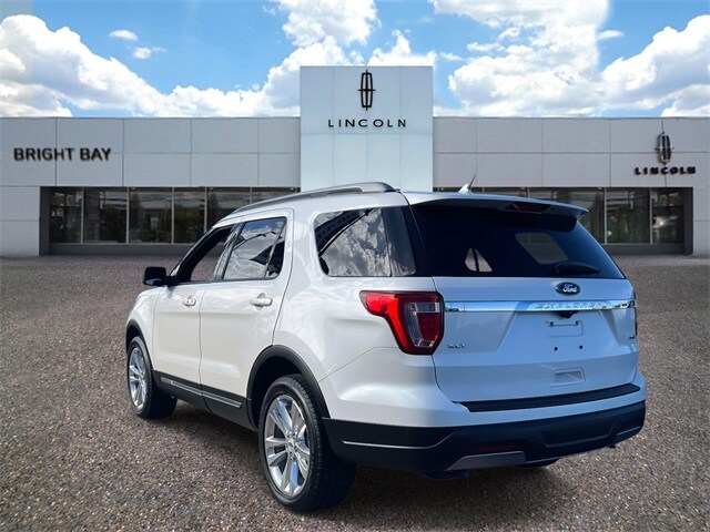 2019 Ford Explorer XLT photo 3