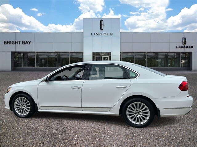 2016 Volkswagen Passat SE photo 4