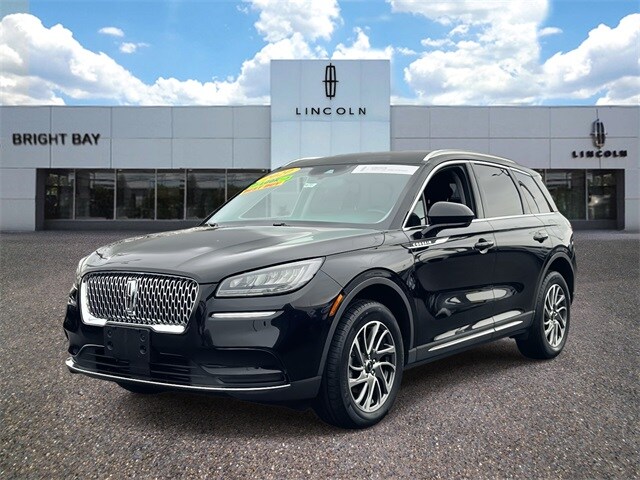 2021 Lincoln Corsair Standard photo 2