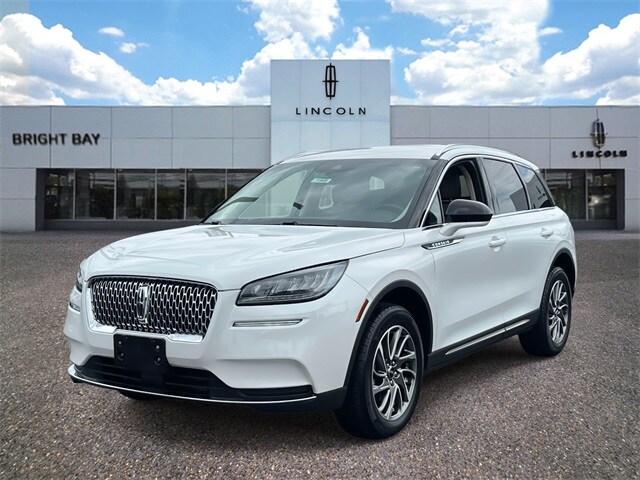 2022 Lincoln Corsair Standard photo 2