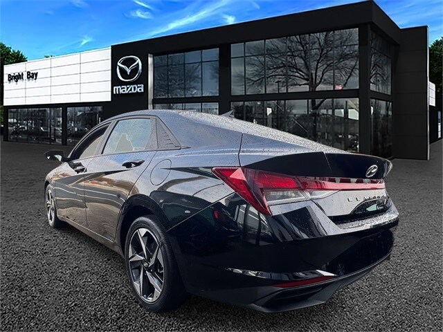 2023 Hyundai Elantra SEL Convenience photo 3