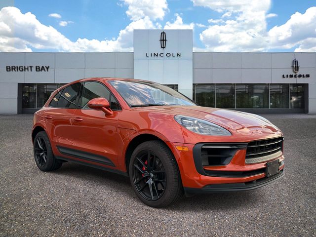 2022 Porsche Macan S's photo