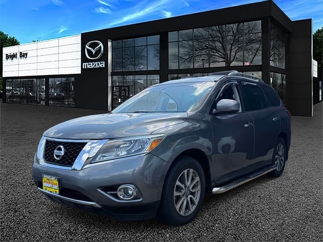 Used 2015 Nissan Pathfinder SV with VIN 5N1AR2MM6FC694392 for sale in Bay Shore, NY