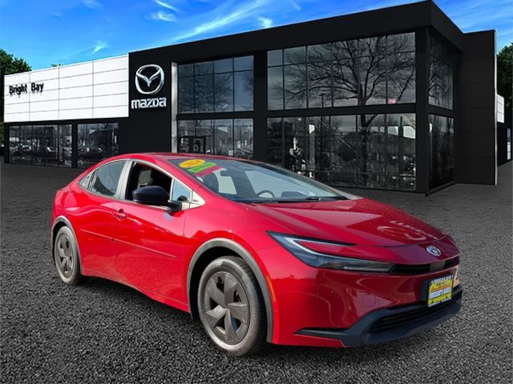 Used 2024 Toyota Prius LE Hatchback