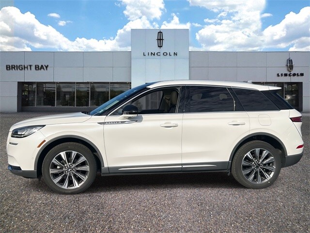 2021 Lincoln Corsair Reserve photo 3