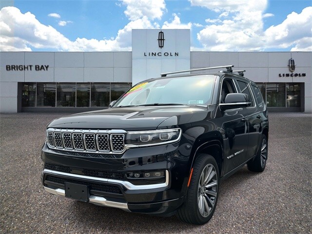 2022 Jeep Grand Wagoneer II photo 3
