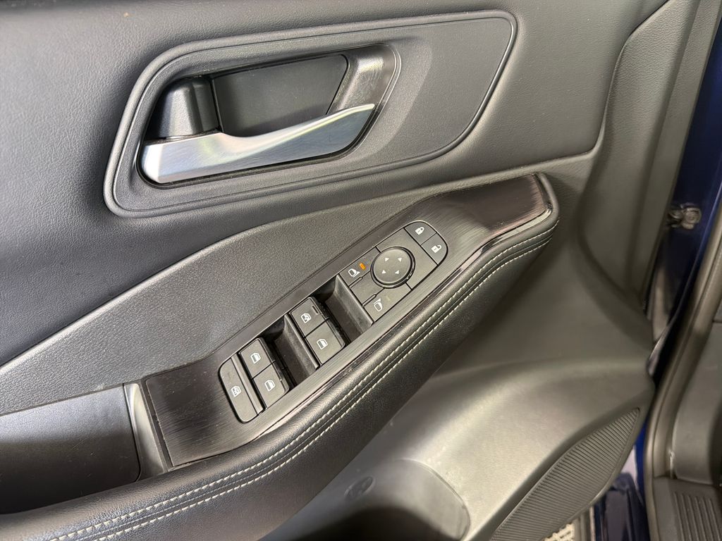 2025 Nissan Rogue SV - Photo 18