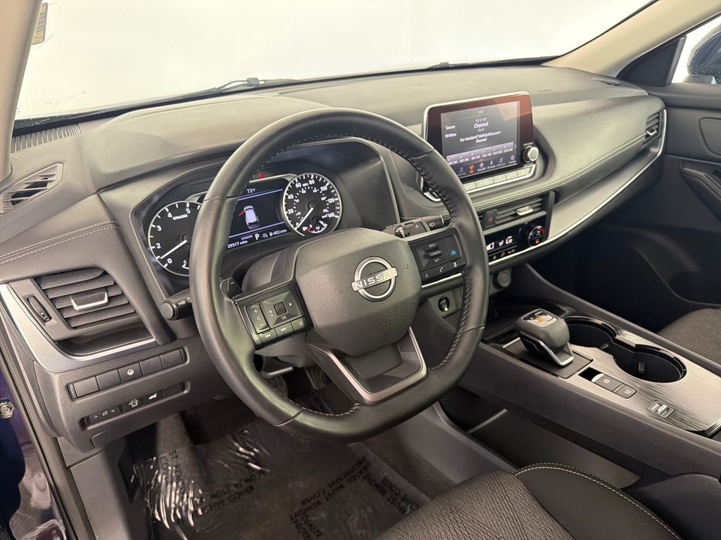 2025 Nissan Rogue SV - Photo 13