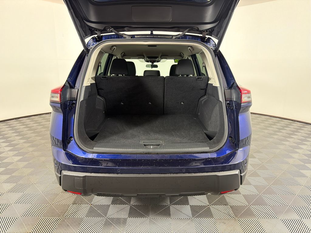 2025 Nissan Rogue SV - Photo 24