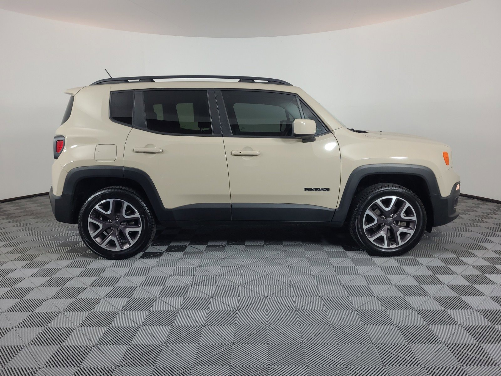 Used 2016 Jeep Renegade Latitude with VIN ZACCJBBT4GPD80090 for sale in Brighton, CO