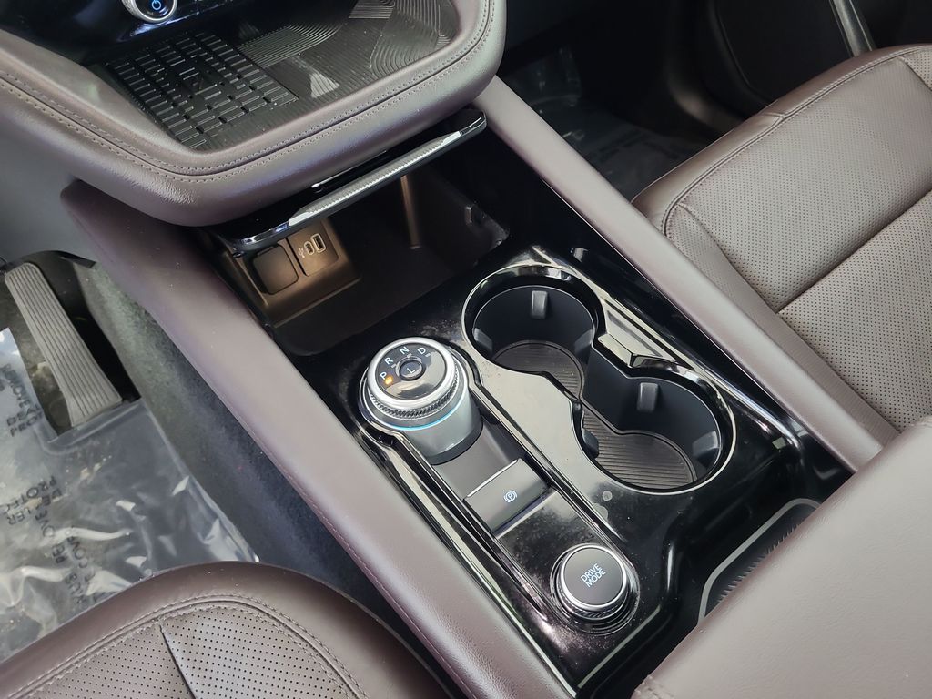 2025 Ford Explorer Platinum - Photo 17