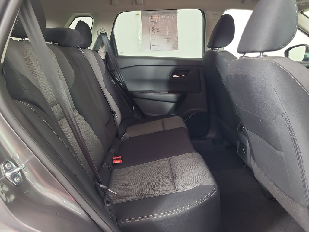 2025 Nissan Rogue SV - Photo 21