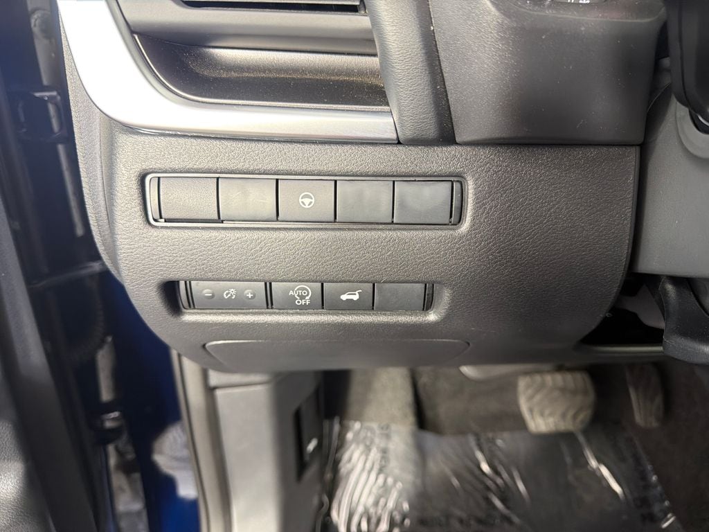2025 Nissan Rogue SV - Photo 15
