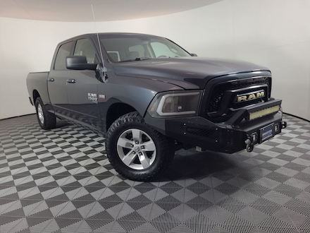 2020 Ram 1500 Classic SLT Truck Crew Cab