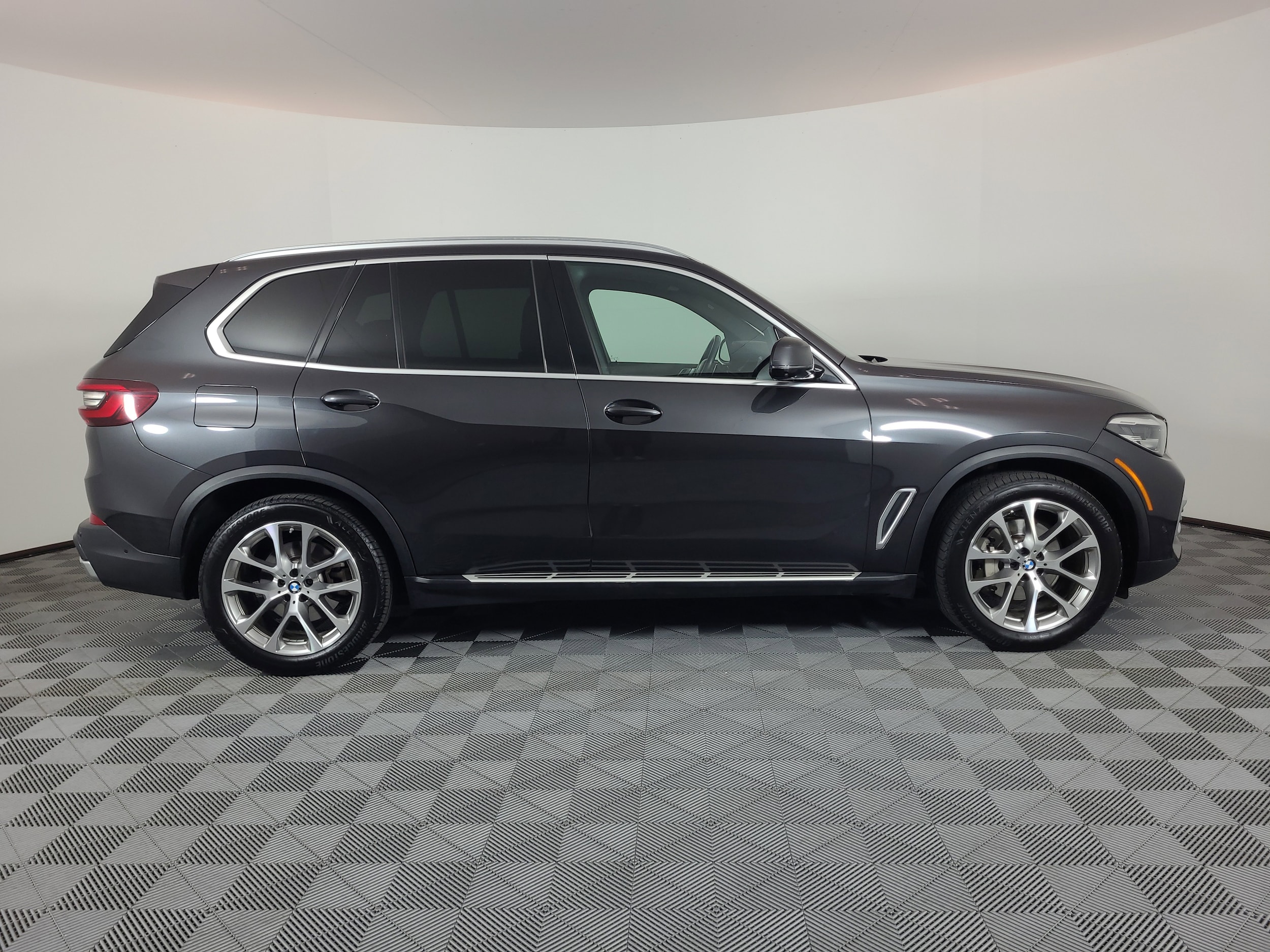 Used 2022 BMW X5 40i with VIN 5UXCR6C01N9L61840 for sale in Brighton, CO