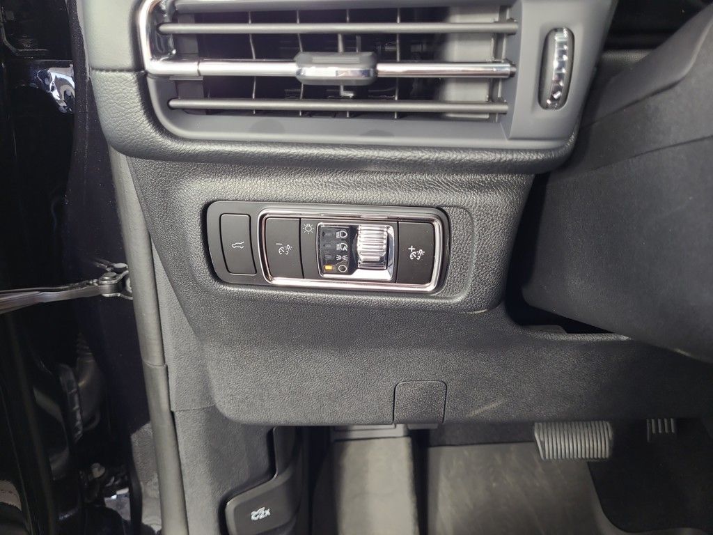 2025 Lincoln Corsair Premiere - Photo 16