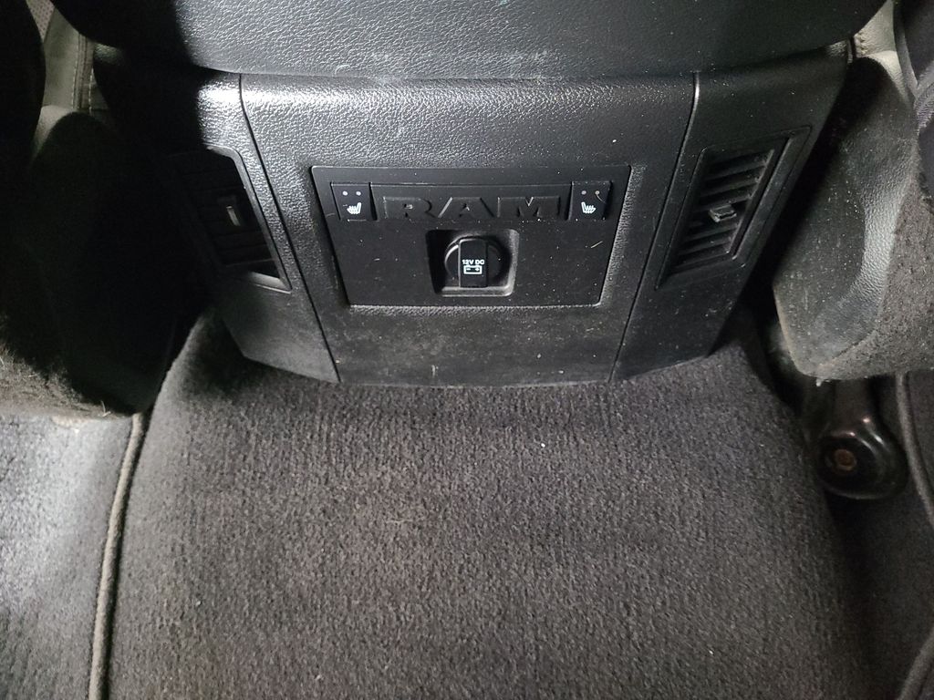 2018 RAM Ram 3500 Pickup Laramie - Photo 17