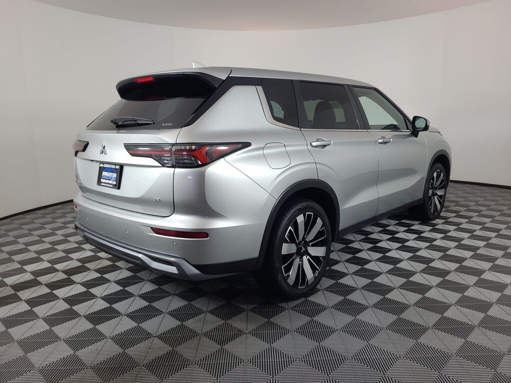 Certified 2025 Mitsubishi Outlander SE SUV