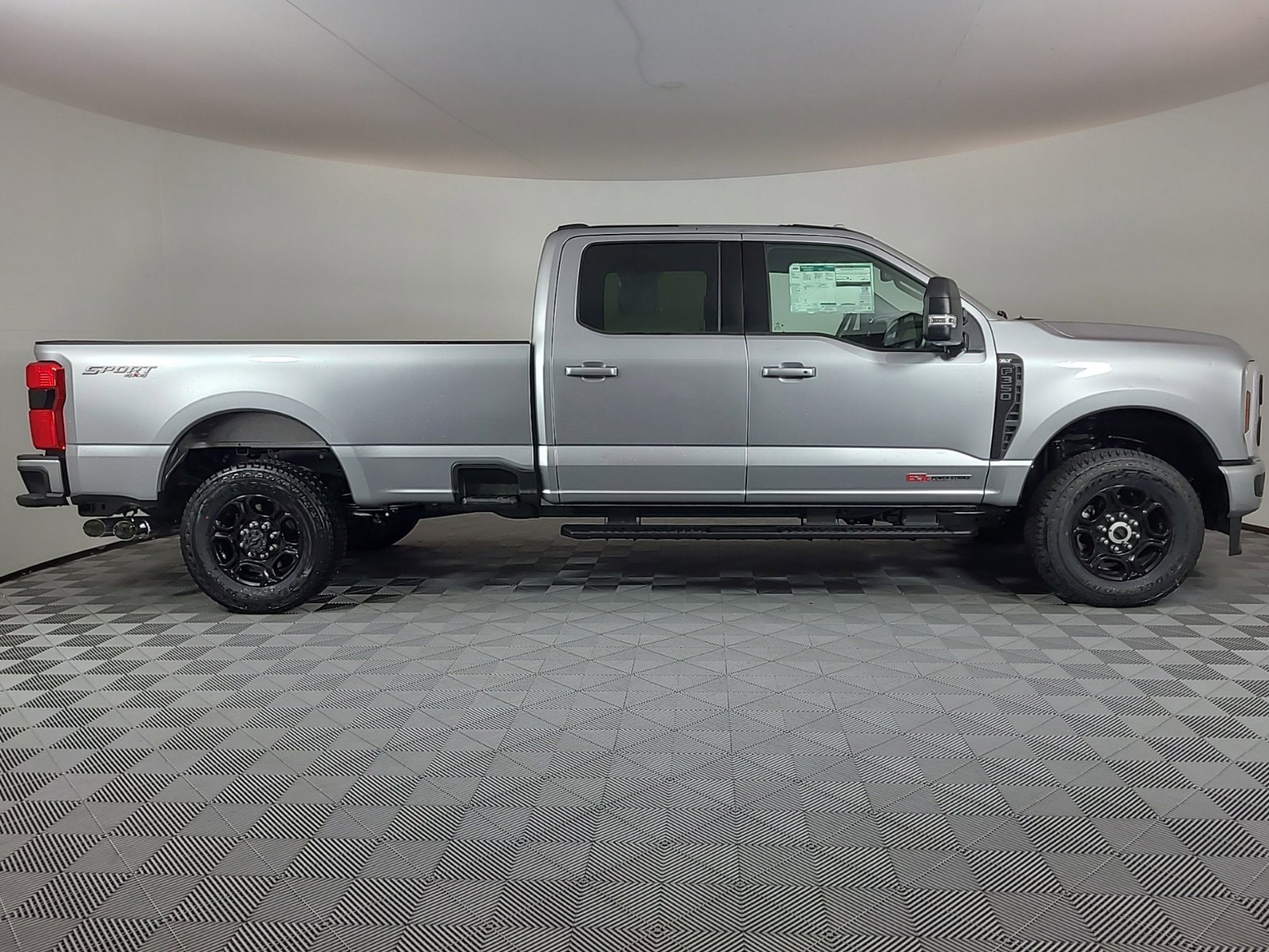 Used 2024 Ford F-350 Super Duty XLT with VIN 1FT8W3BM8RED86699 for sale in Brighton, CO