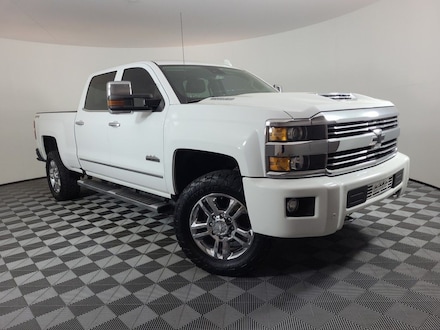 2017 Chevrolet Silverado 2500HD High Country Truck Crew Cab