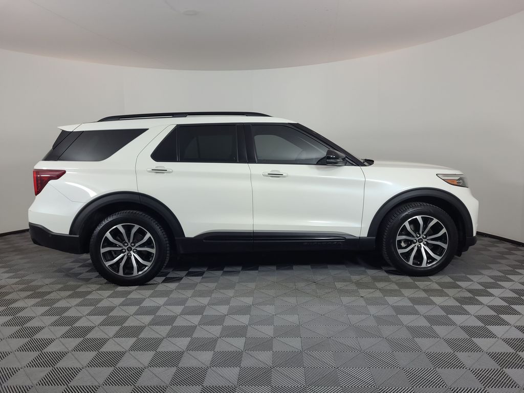 2020 Ford Explorer ST's photo