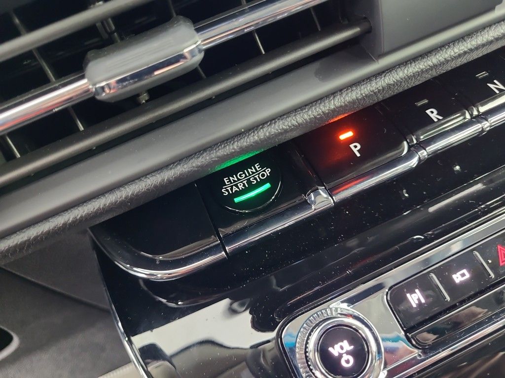 2025 Lincoln Corsair Premiere - Photo 15