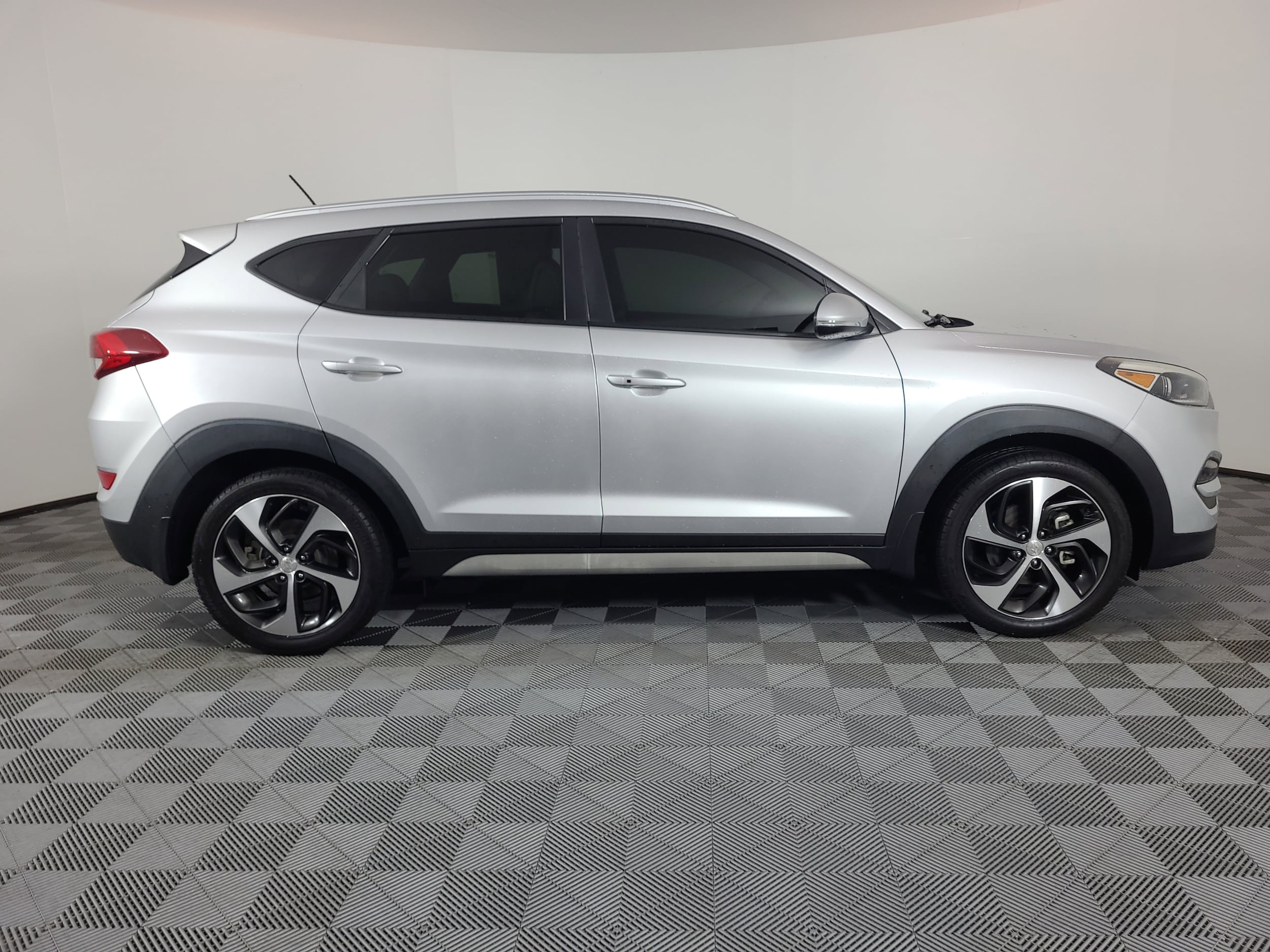 Used 2017 Hyundai Tucson Sport with VIN KM8J33A21HU388448 for sale in Brighton, CO