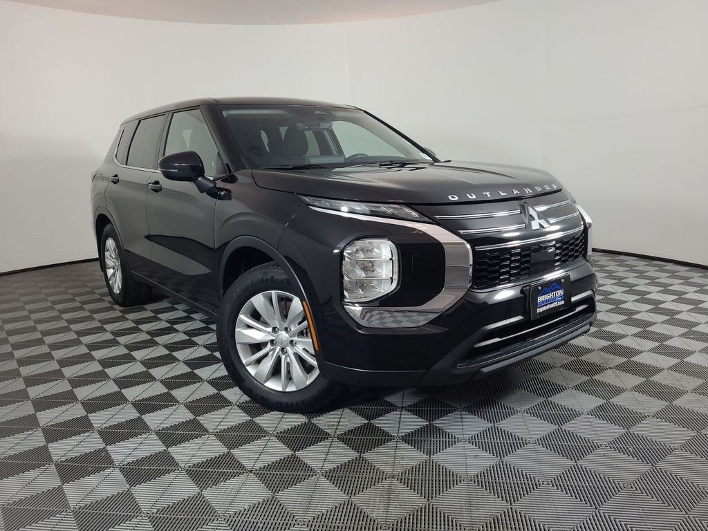 Used 2025 Mitsubishi Outlander ES SUV