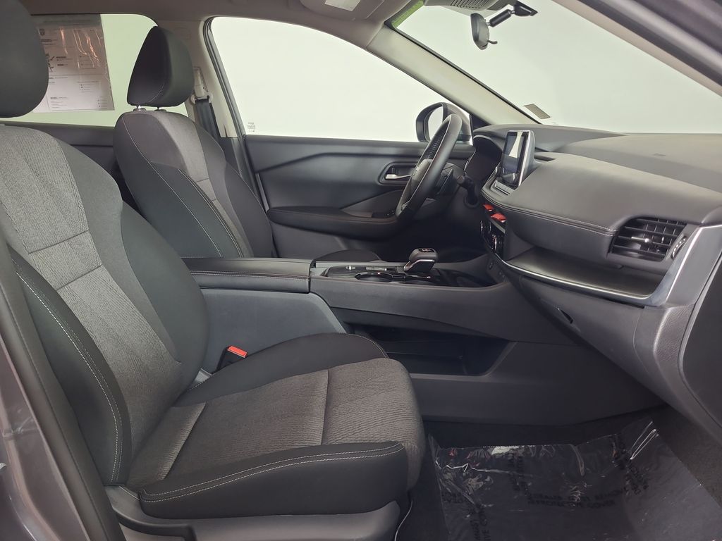 2025 Nissan Rogue SV - Photo 20