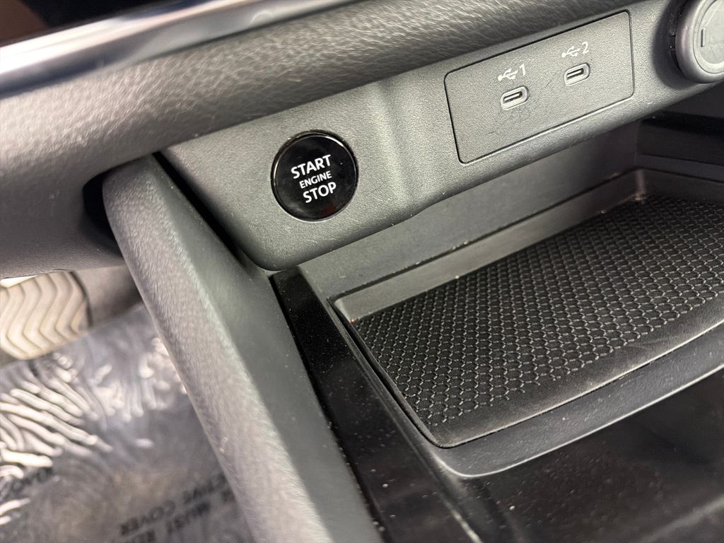 2025 Nissan Rogue SV - Photo 14
