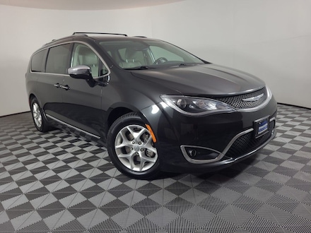 2019 Chrysler Pacifica Limited Van Passenger Van