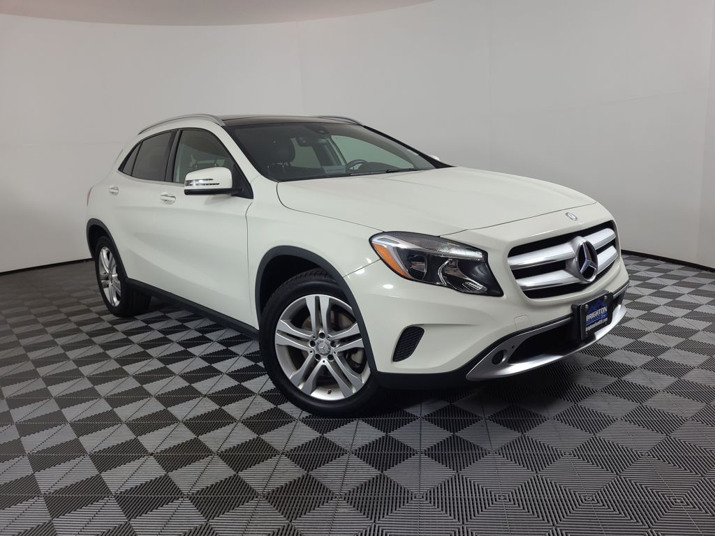 2016 Mercedes-Benz GLA-Class GLA250's photo