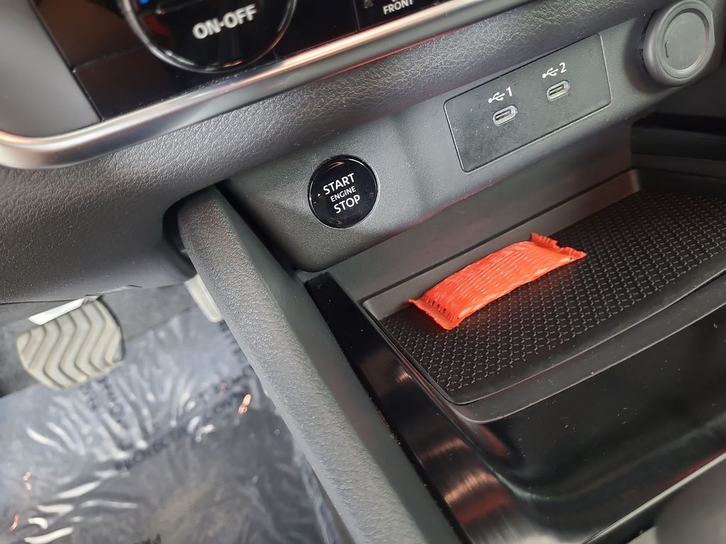 2025 Nissan Rogue SV - Photo 13